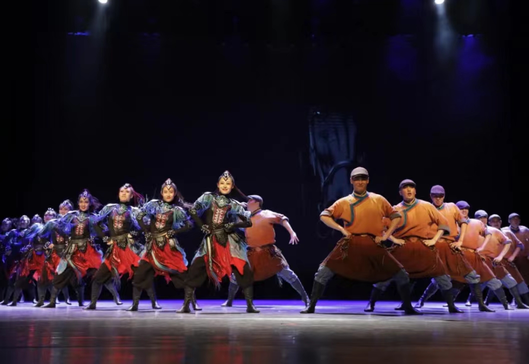 感黨恩、聽黨話、跟黨走——我校成功舉辦內蒙古舞蹈創作研討會專場文藝演出